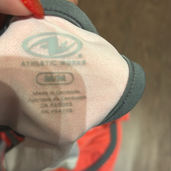 Athletic Works Women's Tank- adjustable at waist- size medium, colour- corral - Picture 6 of 6